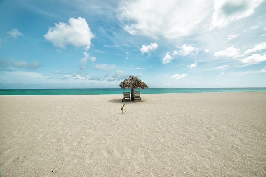 Karibische Küste von Antigua und Barbuda
