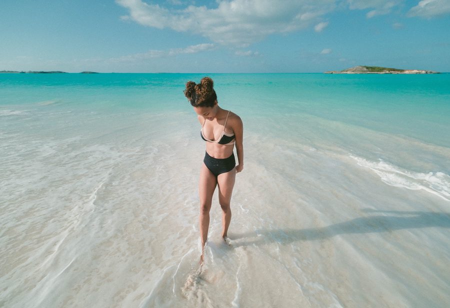 Tropischer Strand auf Great Exuma auf den Bahamas