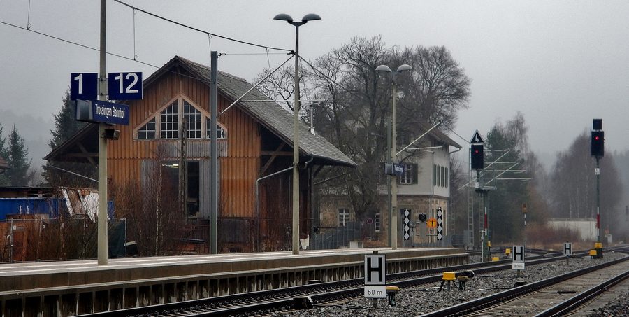 Trossingen Bahnhof an der Bahnstrecke im Raum Deißlingen