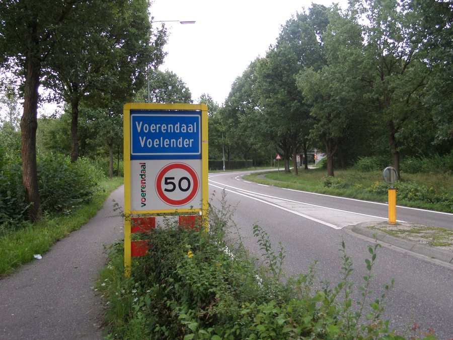 File:Voerendaal, plaatsnaambord.jpg