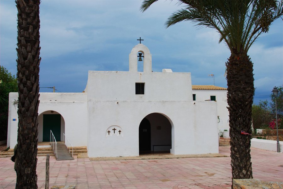 File:Iglésia del Pilar de la Mola - Formentera, Balearic Islands, Spain - 24 Sept. 2008.jpg