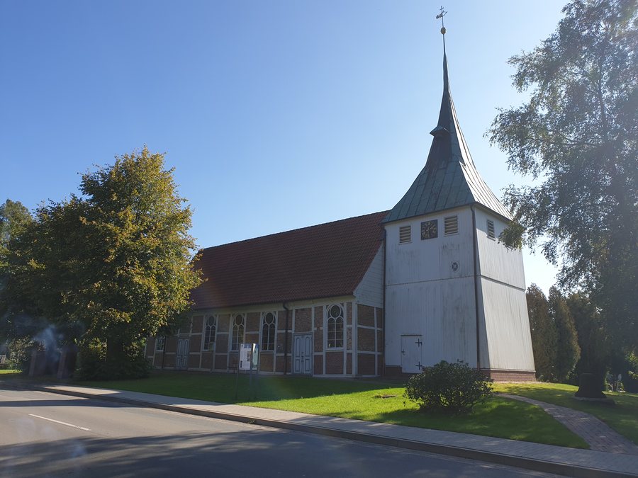 File:Kirche in Großenwörden.jpg