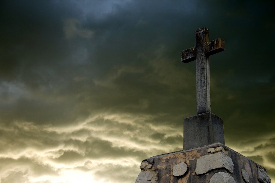 File:Cruz de los caidos - Villaverde de Guadalimar (2669183786).jpg