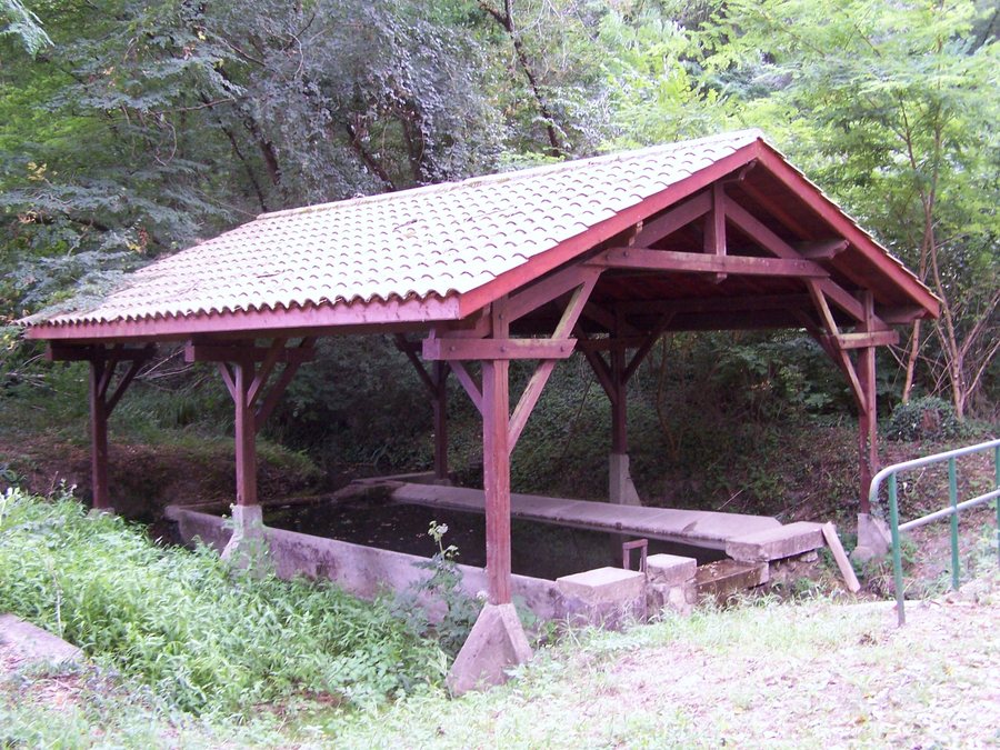 File:Bieujac Lavoir.jpg
