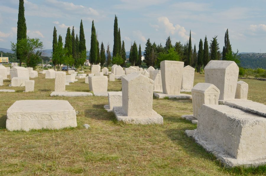 Stećci in der Nekropole Radimlja nahe Stolac