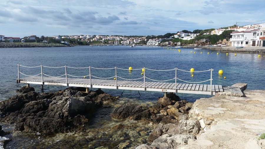File:Puerto de Addaia desde Cala Na Macaret.(1).Es Mercadal.Menorca.jpg