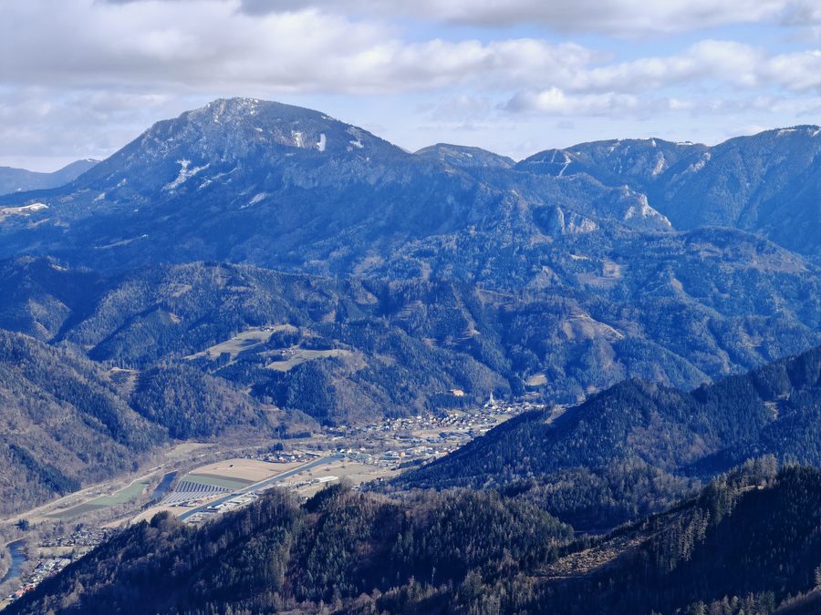 Blick vom Brucker Hochanger über die Mur auf Pernegg und den Hochlantsch