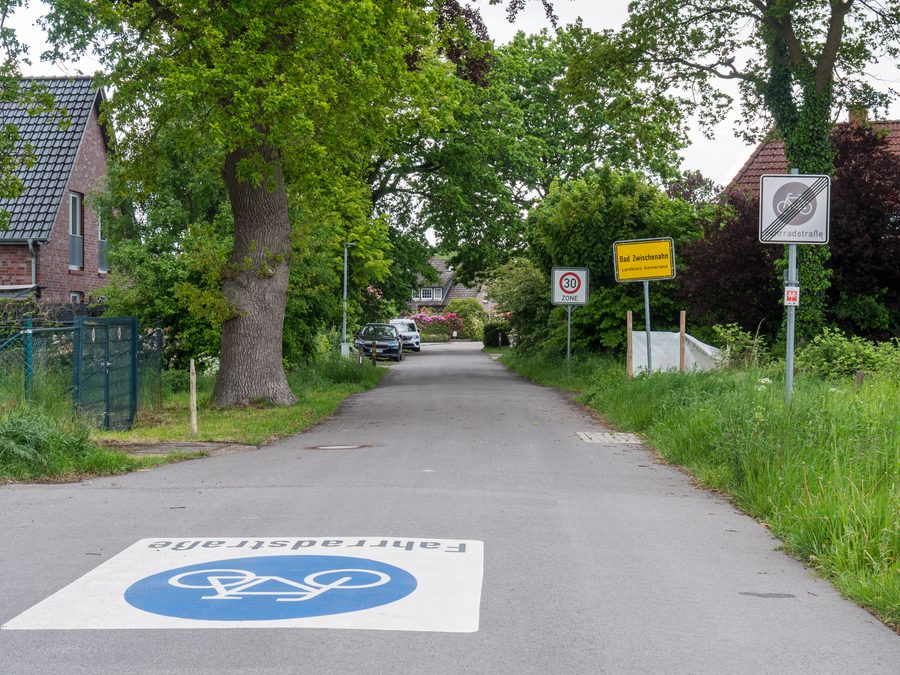 Fahrradroute von Oldenburg am Ortseingang von Bad Zwischenahn