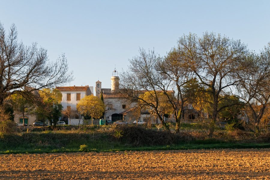 The village of Parignargues seen from the cemetery.