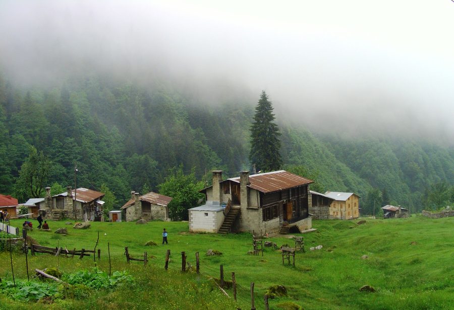Blick auf das Ayder-Hochland im Raum Çamlıhemşin