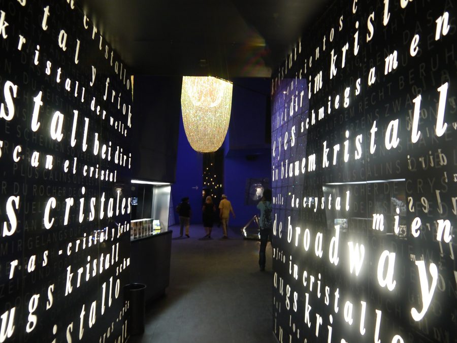 Eingangshalle der Swarovski Kristallwelten in Wattens, Tirol
