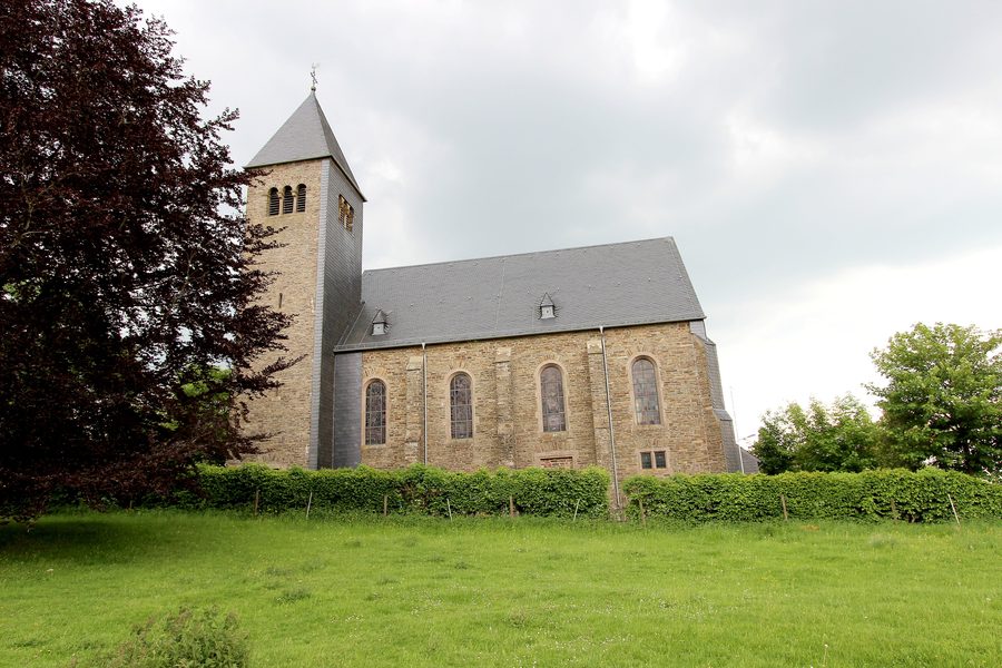 Katholische Pfarrkirche St. Josef in Olmscheid