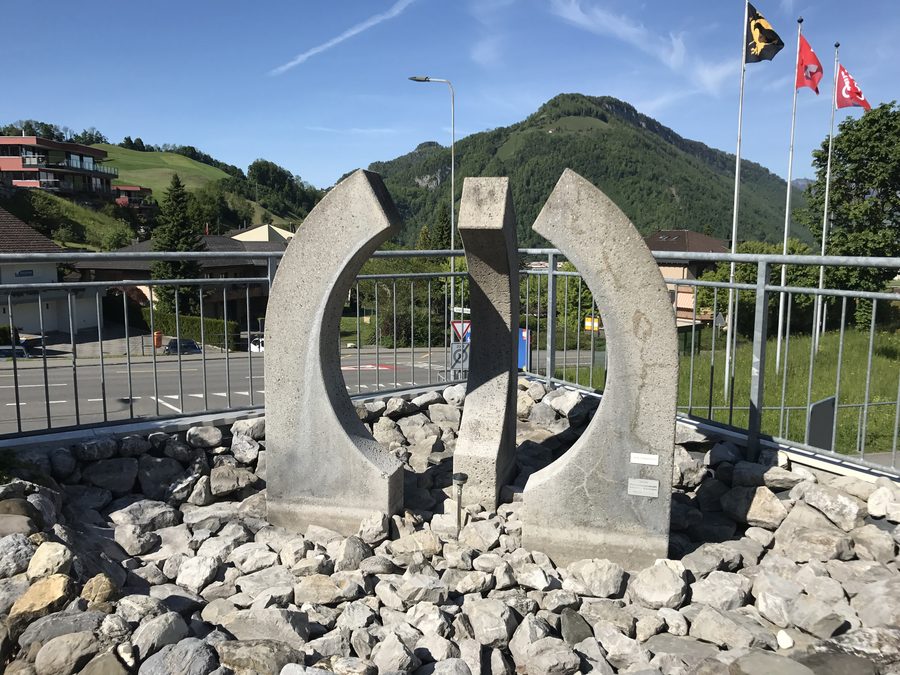 Brunnen beim Gemeindehaus in Ennetmoos, Nidwalden