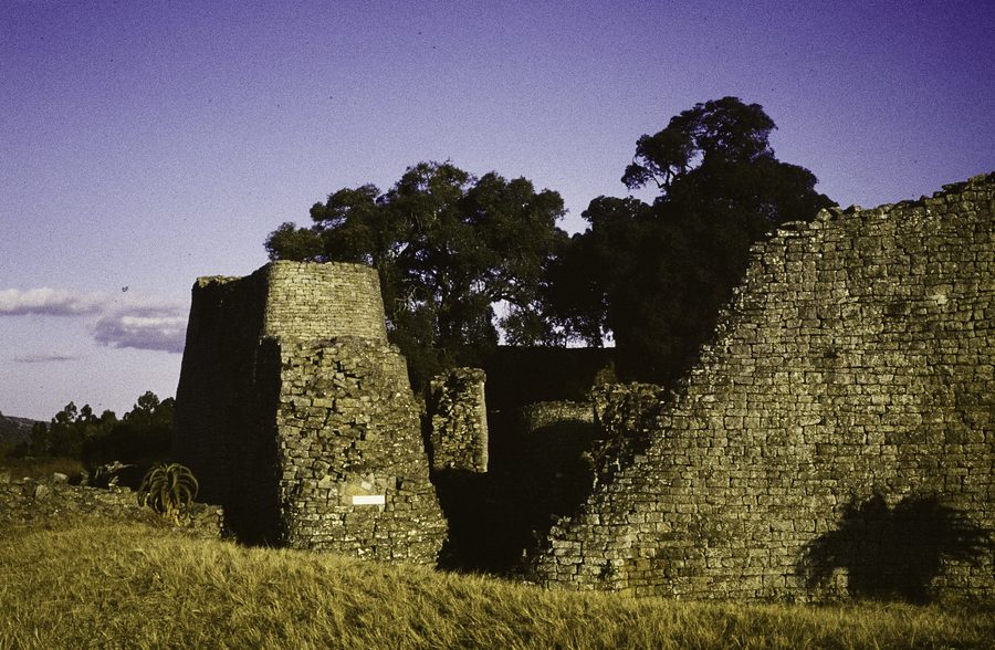 Mauer der Ruinen von Great Zimbabwe bei Masvingo
