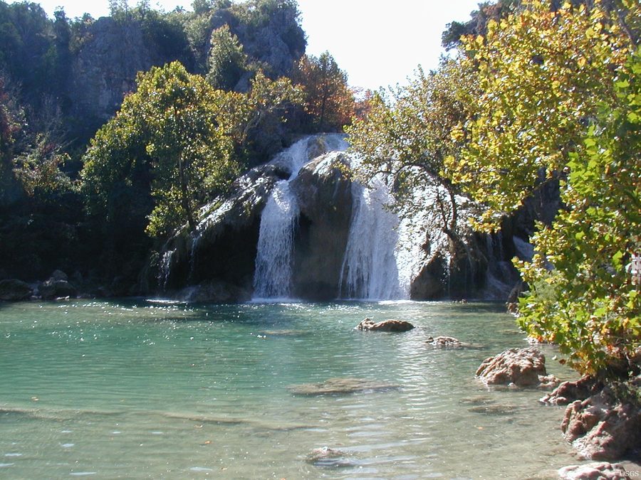 Turner Falls mit Wasserfall und Felslandschaft nahe Davis in Oklahoma