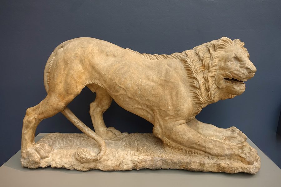 Marmorstatue zweier Löwen im Wadsworth Atheneum in Hartford