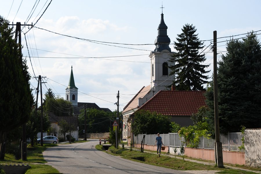 Homokbödöge, főutca 2021 02