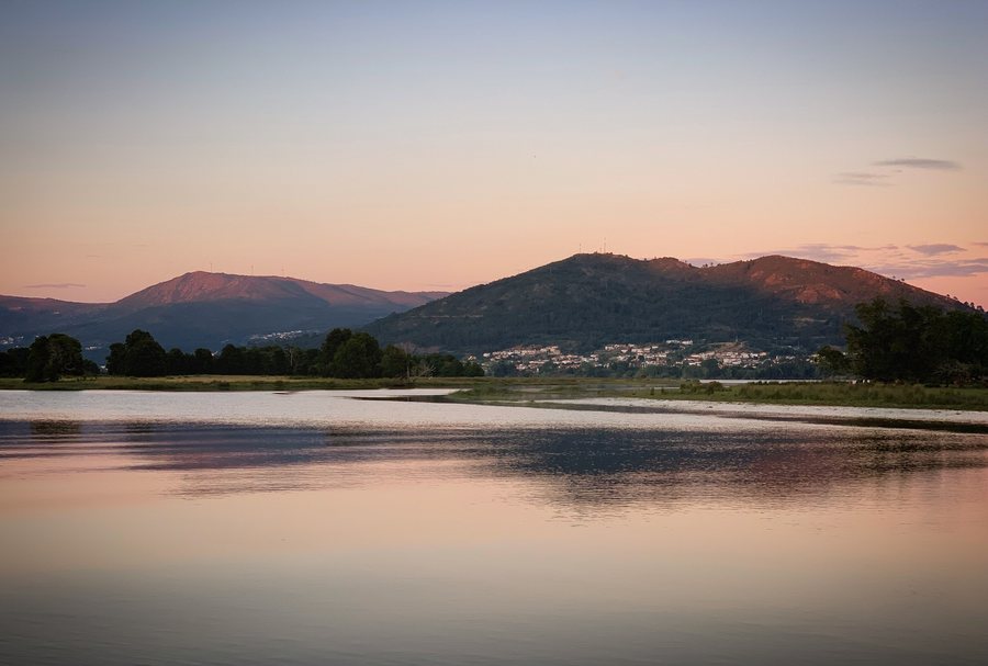 File:Sunset over the river Minho with the mountains near Tabagón, O Rosal, Galicia, Spain, June 2020 - Flickr - sergei.gussev.jpg
