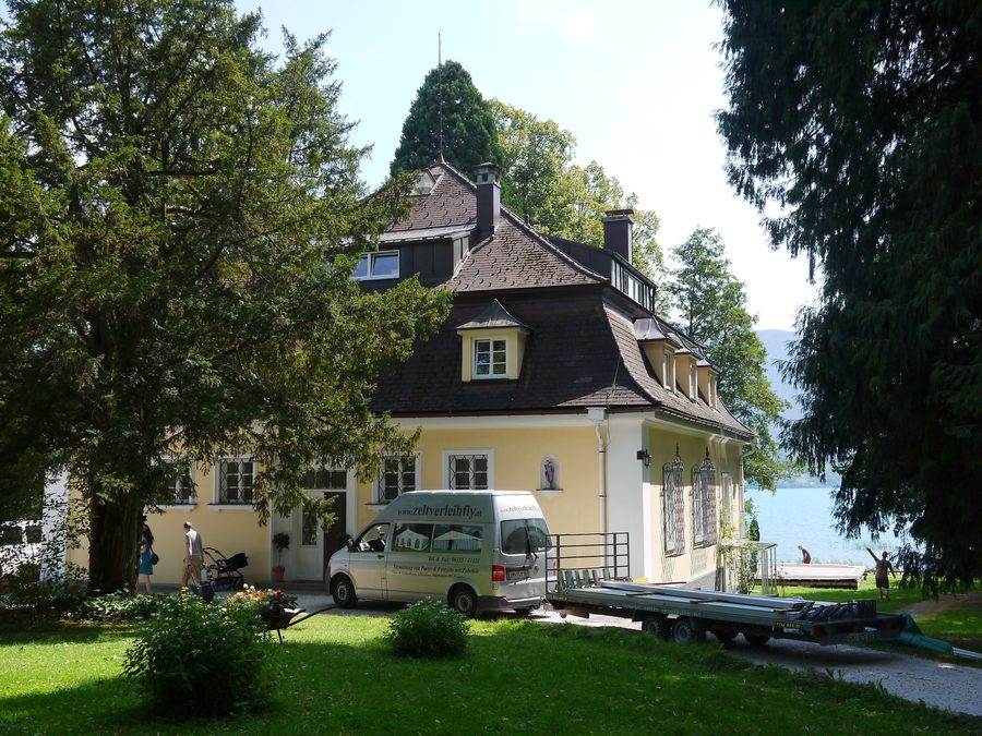 Ehemalige Villa Ransonnet am See in Nußdorf am Attersee