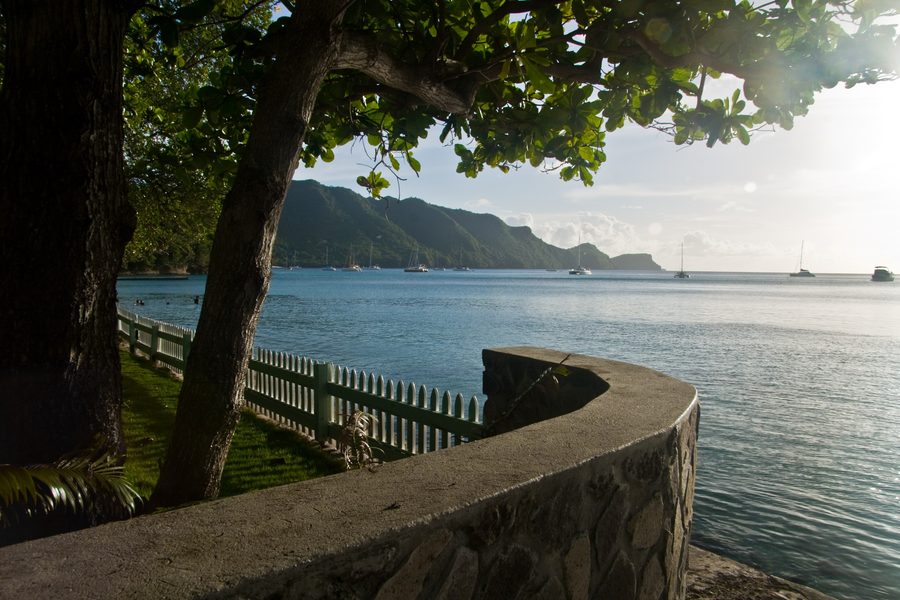 Belmont Walkway entlang der Küste bei Port Elizabeth auf Bequia
