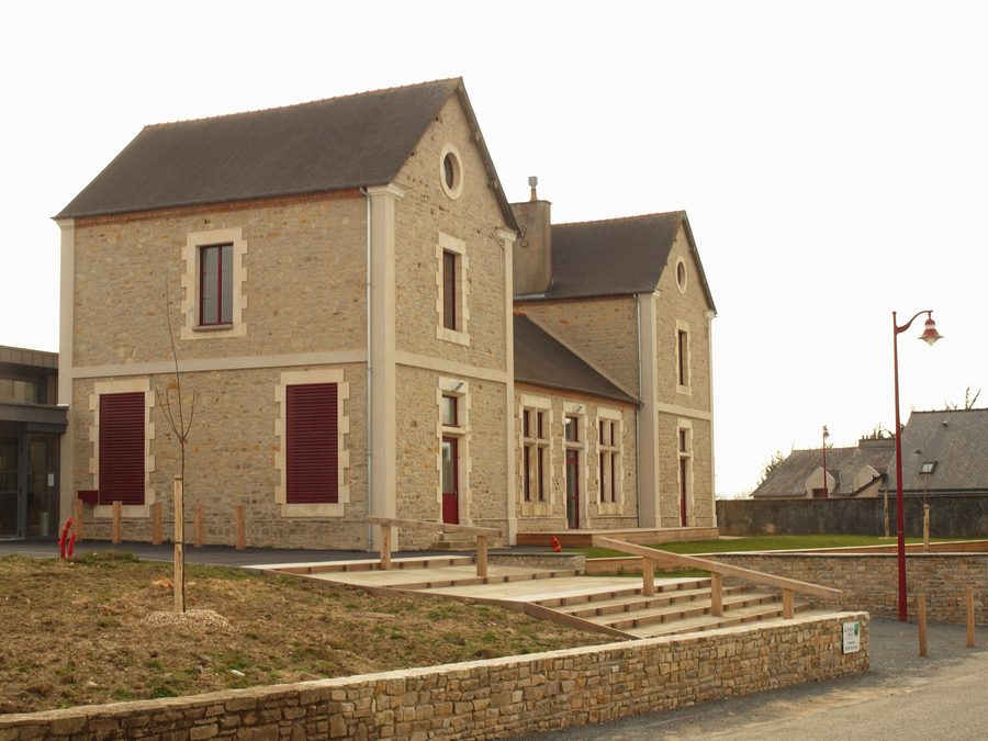 Neues Rathaus in Poligné im französischen Département Ille-et-Vilaine