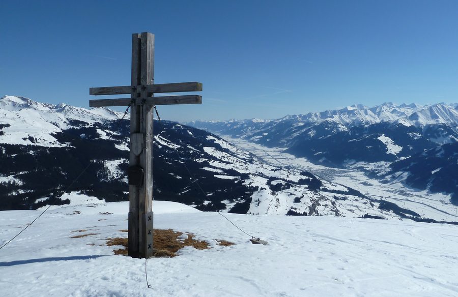 Blick vom Resterkogel auf Mittersill, das Salzachtal und die Hohen Tauern