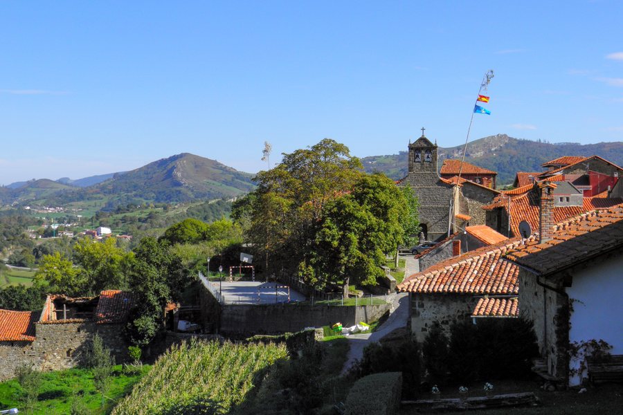 File:Abándames (Peñamellera Baja, Asturias).jpg