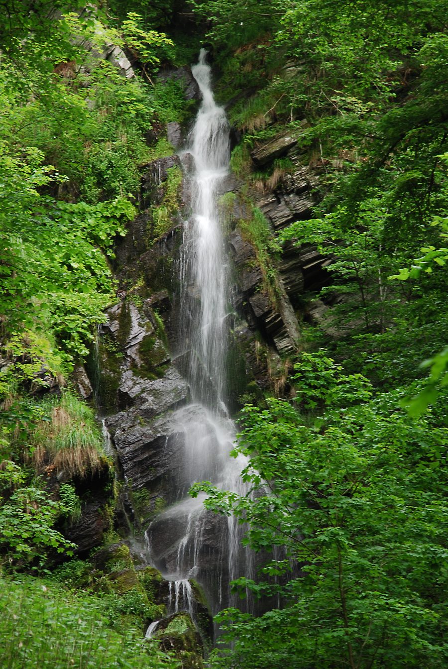 Wasserfall Plästerlegge im Naturschutzgebiet bei Wasserfall zu Bestwig