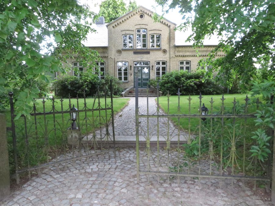 Historisches Haus von 1872 in der Straße Himmelberg in Tastrup