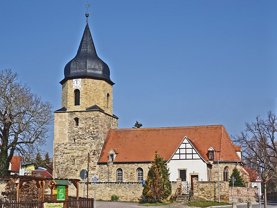 Dorfkirche St. Benedikt in Schochwitz von Süden