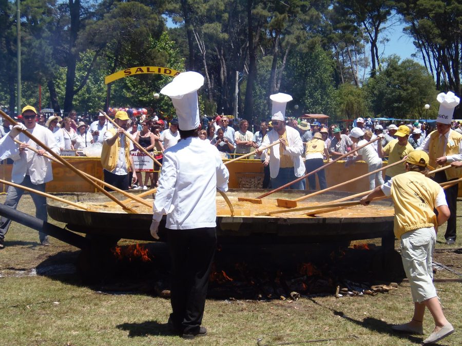 Fiesta del Omelette Gigante en Pigüé