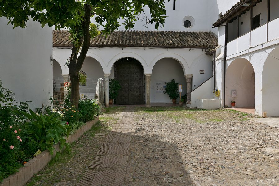 File:Compás del Convento de Santa Cruz (Córdoba).jpg