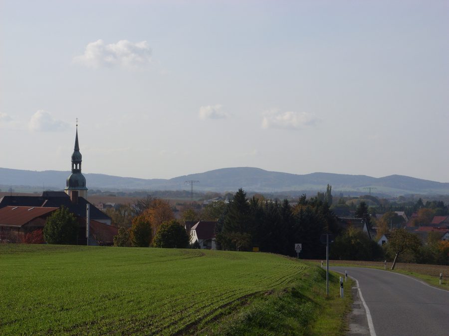 Blick auf Crostwitz in der Oberlausitz, ein Zentrum sorbischer Sprache und Kultur