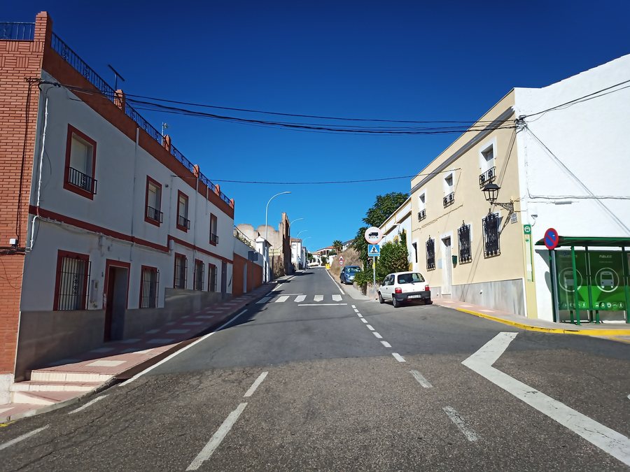 File:Villaharta - carretera de Pozoblanco.jpg