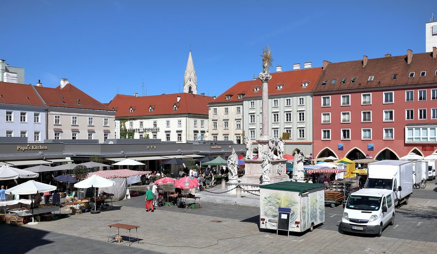 Hauptplatz in Wiener Neustadt on a market day.