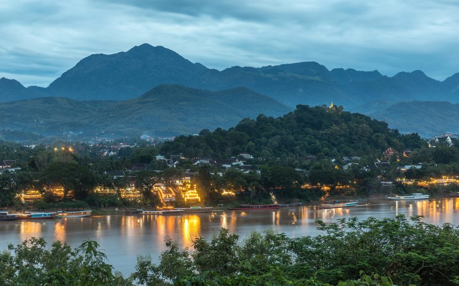 Sonnenuntergang über dem Mekong bei Luang Prabang