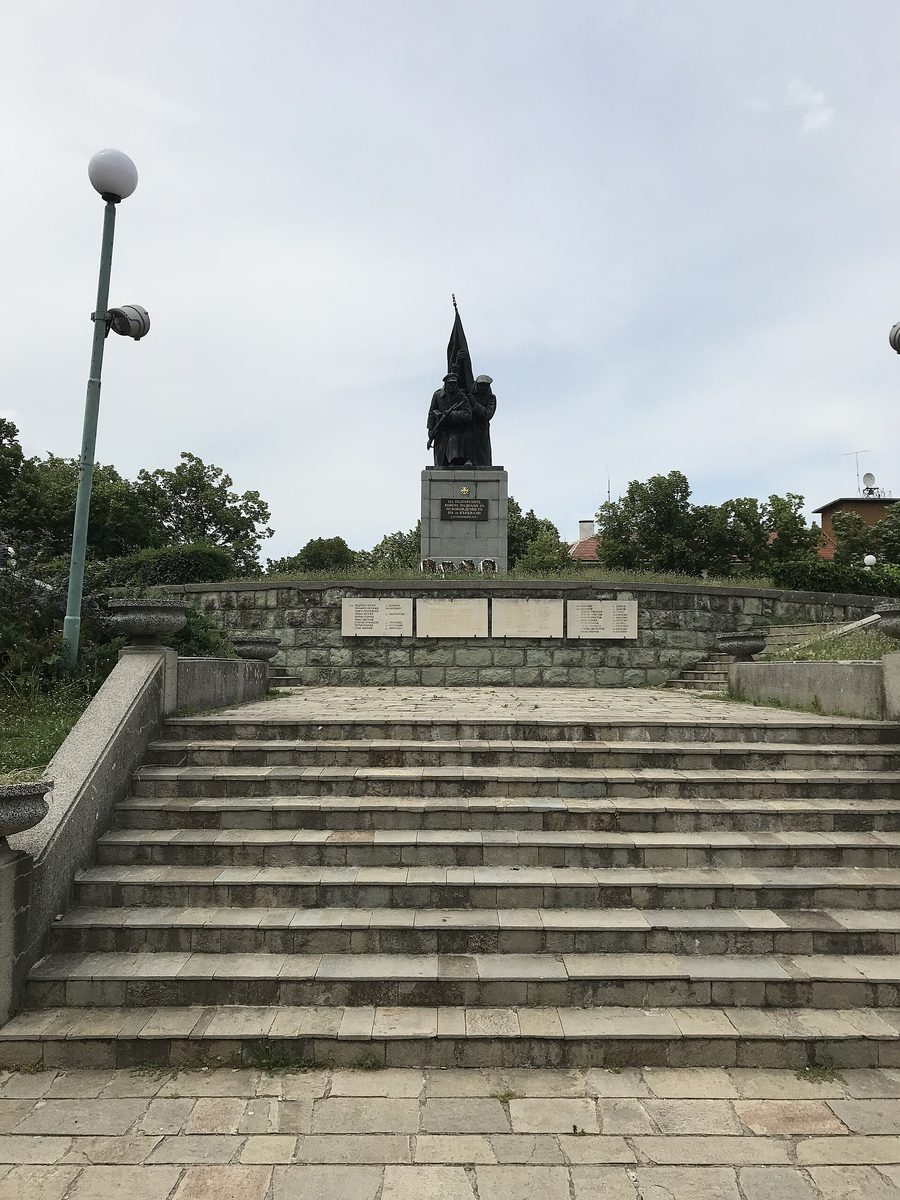 Denkmal im Zentralpark von Kardzhali