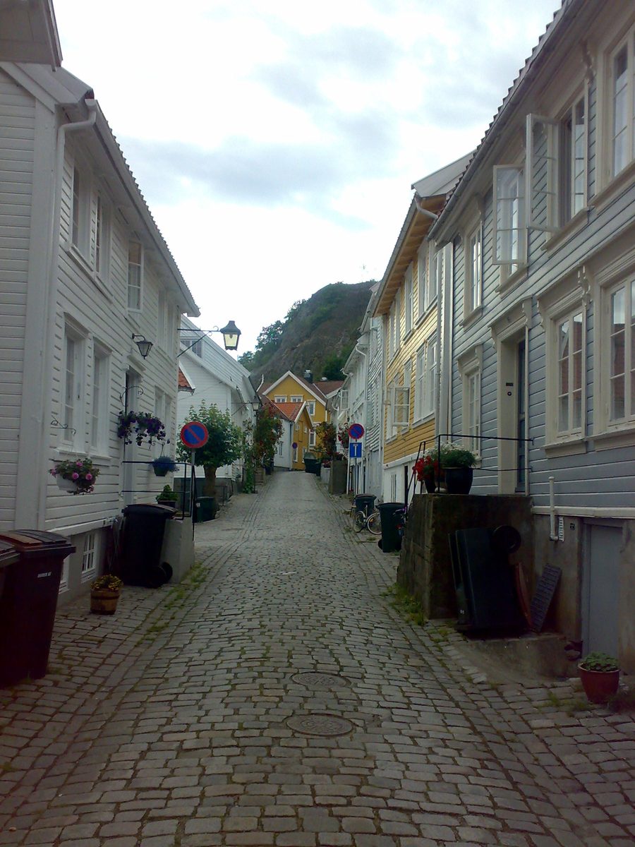 Nordgata im oberen Stadtbereich von Mandal