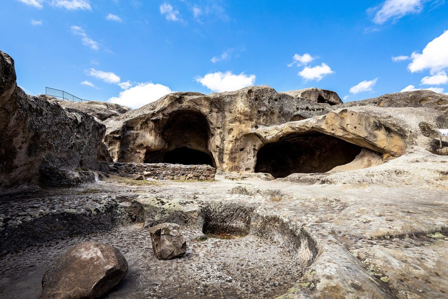 Historische Höhle in Uplistsikhe in der georgischen Region Innerkartlien