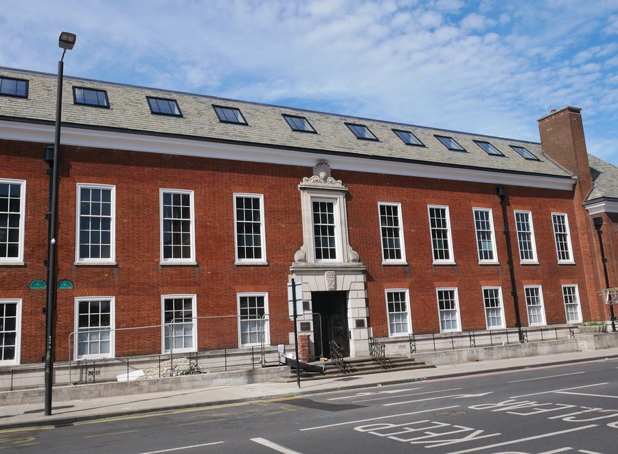Südseite der Erweiterung des Bromley Town Hall in Bromley
