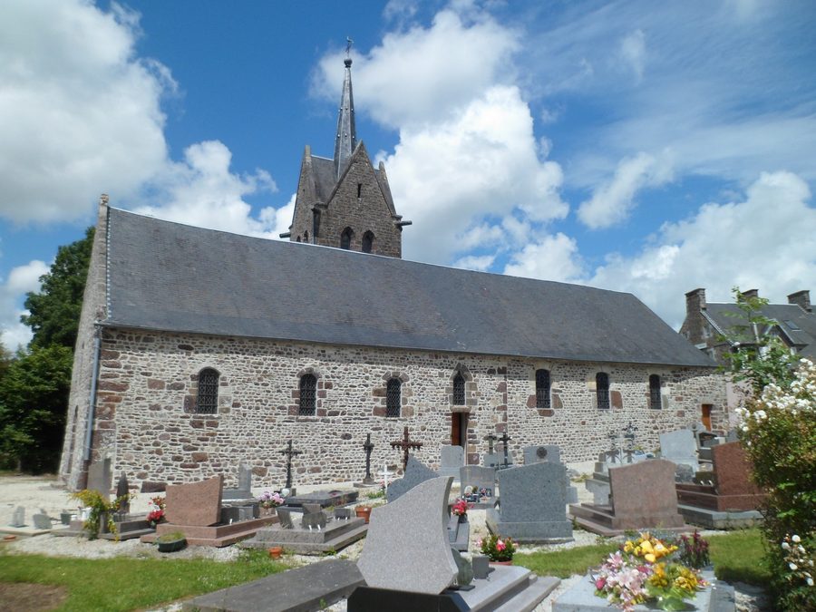 Außenansicht der Kirche Saint-Pierre in La Baleine
