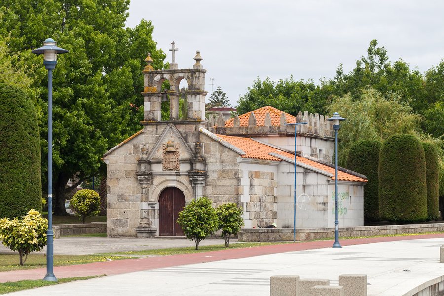 File:Capela do Hospital. Cangas. Galiza-38.jpg