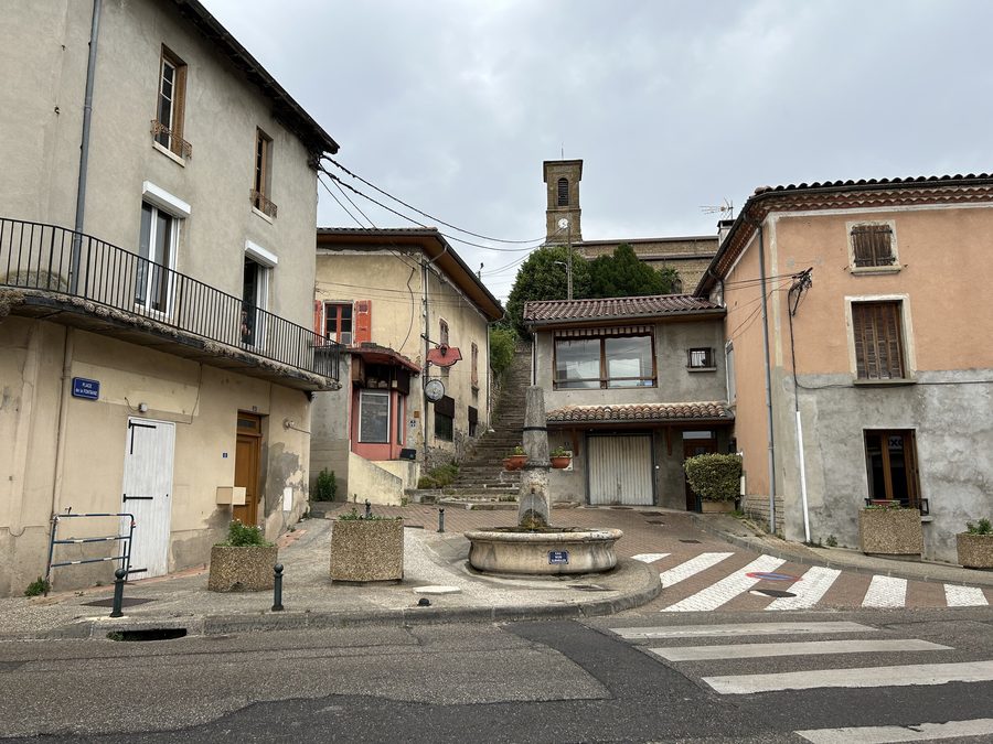 Chanas - place de la Fontaine