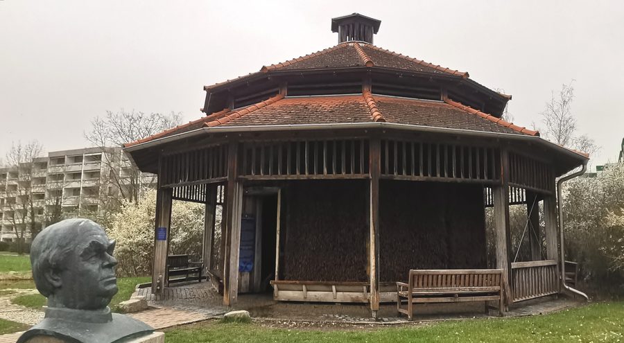 Gradierwerk im Kurpark von Bad Windsheim
