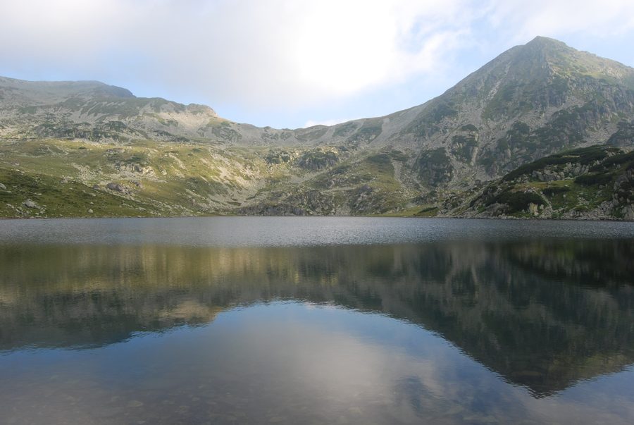 Bucura-See in den Retezat-Bergen in Rumänien