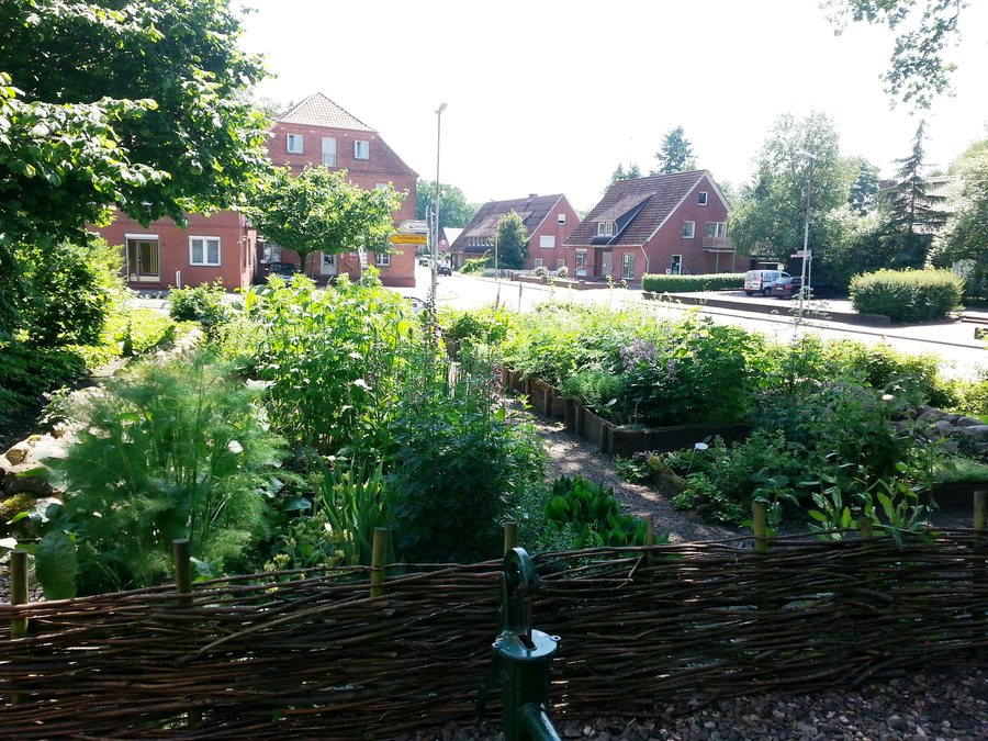 File:Klostergarten Hipf.jpg