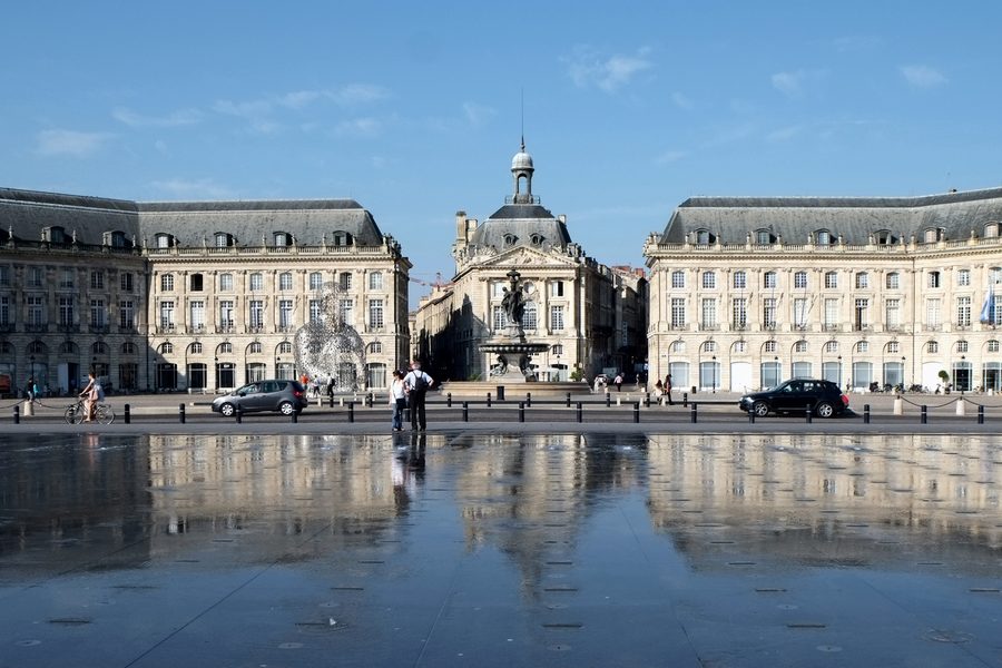 Place de la Bourse und das Miroir d'eau in Bordeaux