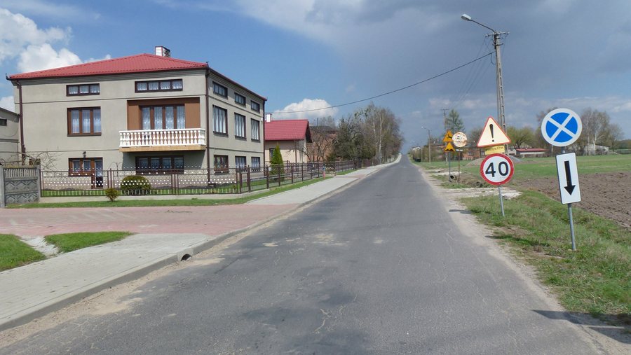 File:Borowa - zabudowa.JPG