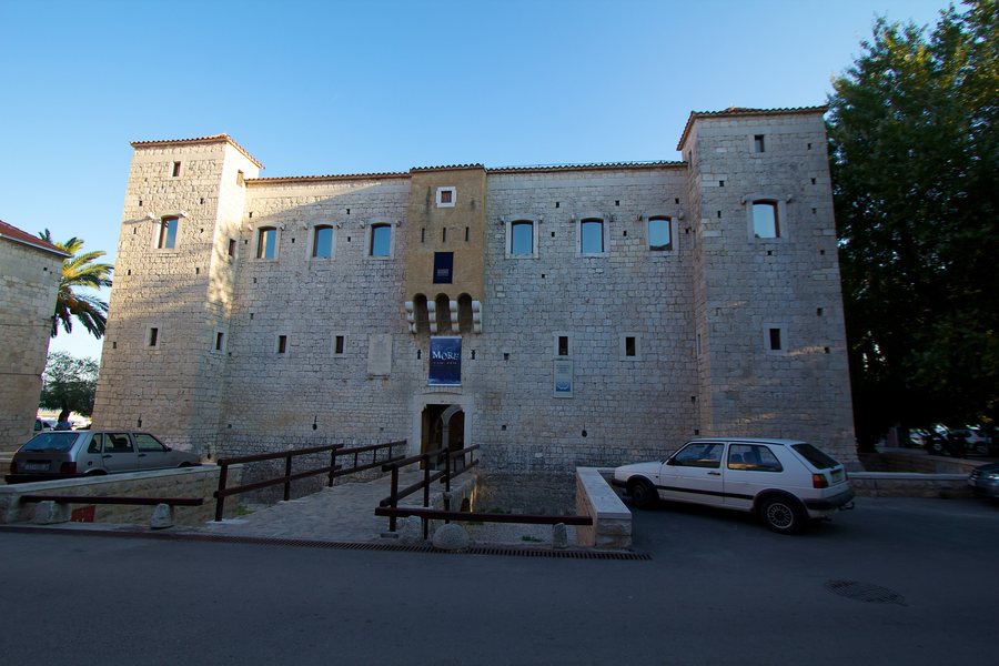 File:Kaštel Lukšić (Kaštela) 001.jpg