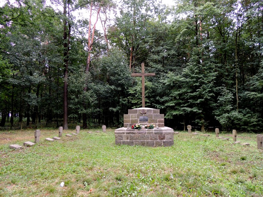 File:Witkowice - World War I Cemetery-001.JPG